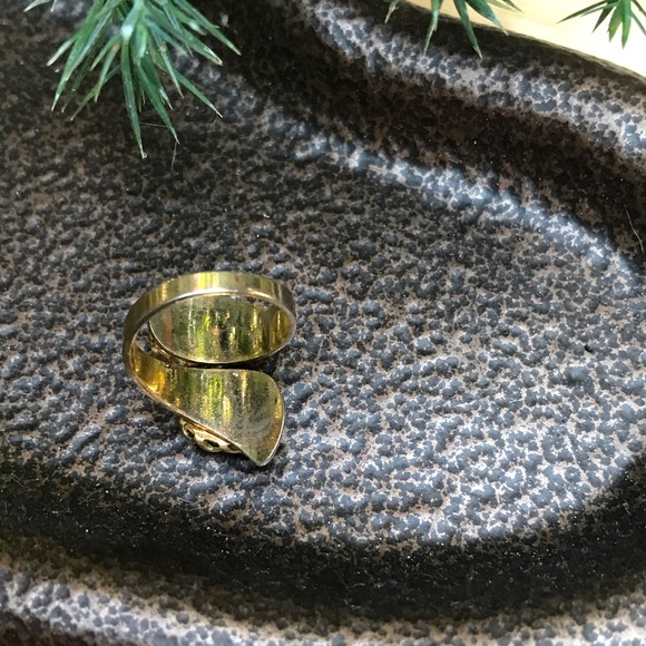 Emerald Glass Stones Gold Tone Adjustable Ring - Picture 5 of 12